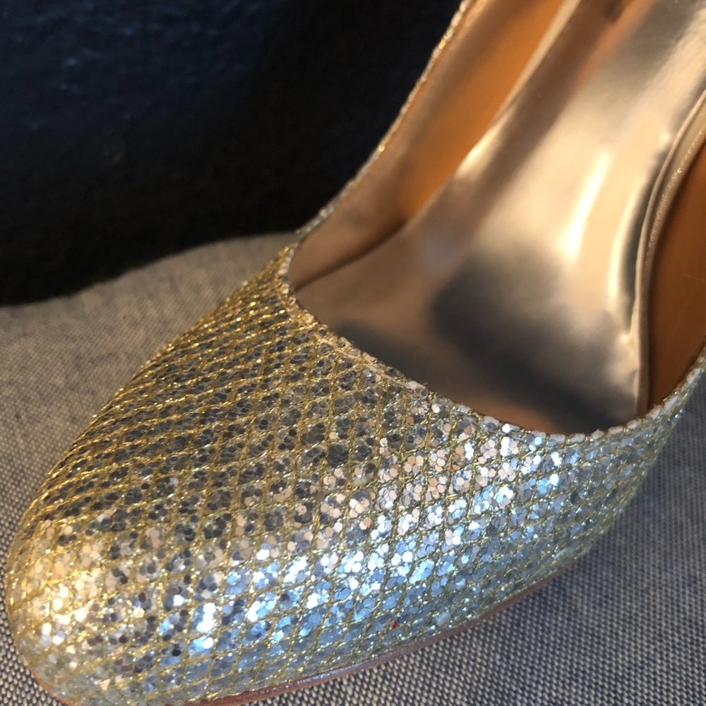 Badgley Mischka sparkly sling backs - Picture 4 of 7